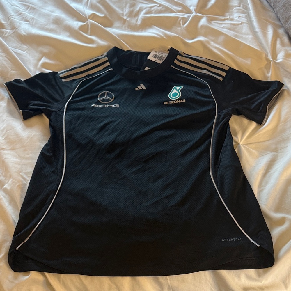 New w/ tags Mercedes AMG Petronas Black & Silver Formula One Men’s Medium jersey